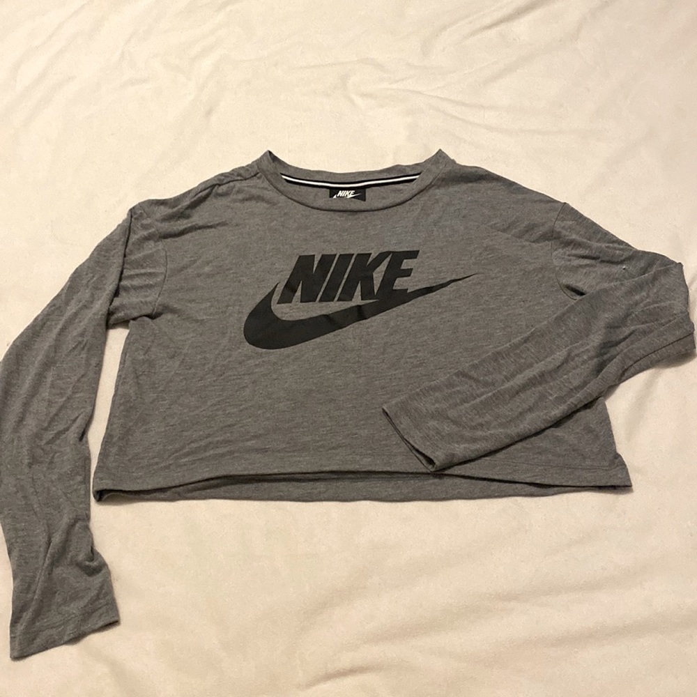 long sleeve gray NIKE crop top